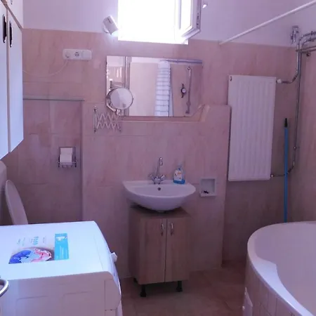 Apartment Emese Apartman *